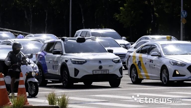 韓国初の深夜自動運転タクシー、「割り込み」にも柔軟対処…救急車のサイレンまで認知